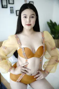 มาลีก้า มีจันทร์ 9